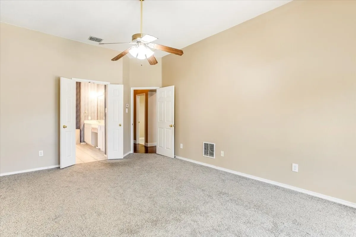 Single Family Residence For Sale in Dallas County , 1102 Waterside Court, Mesquite, Texas 75181, 4 Bedroom, 4 Bathroom, 3 Garage spaces, 3,654 Sqft, built in 2000, mls#21336204, Real Estate Agent in Mesquite, Homes For Sale in Dallas county, Homes For Sale in Mesquite, Realtor in Mesquite Texas, Real Estate Brokerage Independent Realty Texas, Luminita Cordes Realtor
