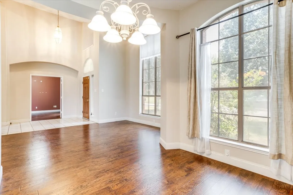 Single Family Residence For Sale in Dallas County , 1102 Waterside Court, Mesquite, Texas 75181, 4 Bedroom, 4 Bathroom, 3 Garage spaces, 3,654 Sqft, built in 2000, mls#21336204, Real Estate Agent in Mesquite, Homes For Sale in Dallas county, Homes For Sale in Mesquite, Realtor in Mesquite Texas, Real Estate Brokerage Independent Realty Texas, Luminita Cordes Realtor