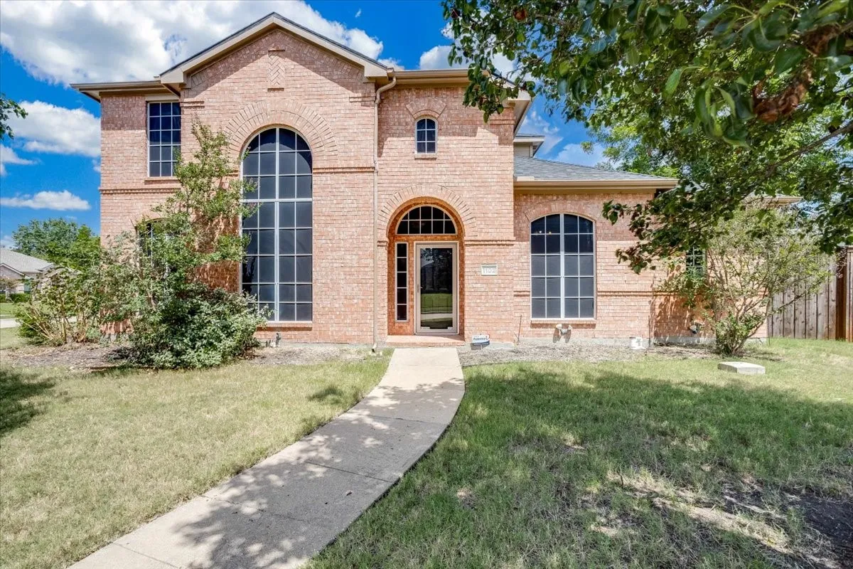 Single Family Residence For Sale in Dallas County , 1102 Waterside Court, Mesquite, Texas 75181, 4 Bedroom, 4 Bathroom, 3 Garage spaces, 3,654 Sqft, built in 2000, mls#21336204, Real Estate Agent in Mesquite, Homes For Sale in Dallas county, Homes For Sale in Mesquite, Realtor in Mesquite Texas, Real Estate Brokerage Independent Realty Texas, Luminita Cordes Realtor