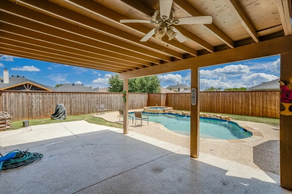 Single Family Residence For Sale in Dallas County , 1102 Waterside Court, Mesquite, Texas 75181, 4 Bedroom, 4 Bathroom, 3 Garage spaces, 3,654 Sqft, built in 2000, mls#21336204, Real Estate Agent in Mesquite, Homes For Sale in Dallas county, Homes For Sale in Mesquite, Realtor in Mesquite Texas, Real Estate Brokerage Independent Realty Texas, Luminita Cordes Realtor