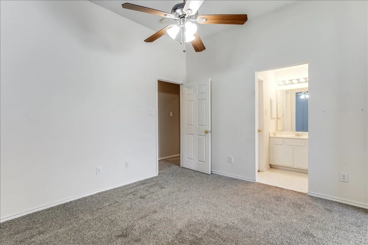 Single Family Residence For Sale in Dallas County , 1102 Waterside Court, Mesquite, Texas 75181, 4 Bedroom, 4 Bathroom, 3 Garage spaces, 3,654 Sqft, built in 2000, mls#21336204, Real Estate Agent in Mesquite, Homes For Sale in Dallas county, Homes For Sale in Mesquite, Realtor in Mesquite Texas, Real Estate Brokerage Independent Realty Texas, Luminita Cordes Realtor