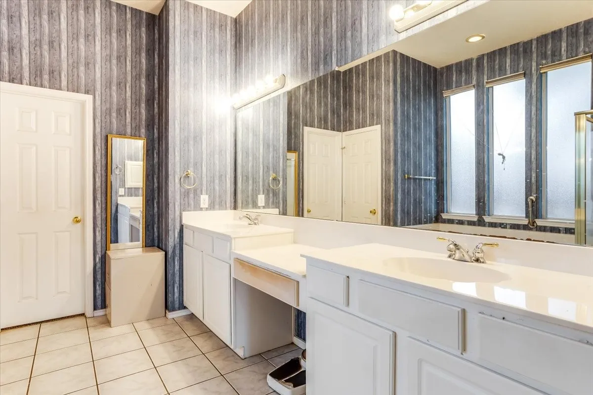 Single Family Residence For Sale in Dallas County , 1102 Waterside Court, Mesquite, Texas 75181, 4 Bedroom, 4 Bathroom, 3 Garage spaces, 3,654 Sqft, built in 2000, mls#21336204, Real Estate Agent in Mesquite, Homes For Sale in Dallas county, Homes For Sale in Mesquite, Realtor in Mesquite Texas, Real Estate Brokerage Independent Realty Texas, Luminita Cordes Realtor