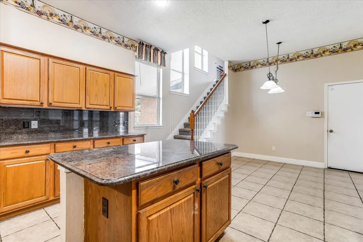 Single Family Residence For Sale in Dallas County , 1102 Waterside Court, Mesquite, Texas 75181, 4 Bedroom, 4 Bathroom, 3 Garage spaces, 3,654 Sqft, built in 2000, mls#21336204, Real Estate Agent in Mesquite, Homes For Sale in Dallas county, Homes For Sale in Mesquite, Realtor in Mesquite Texas, Real Estate Brokerage Independent Realty Texas, Luminita Cordes Realtor