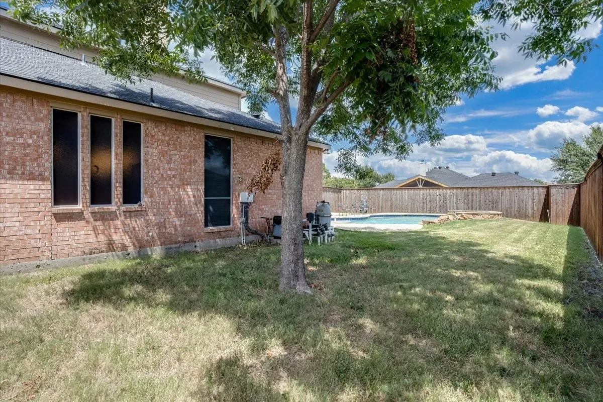 Single Family Residence For Sale in Dallas County , 1102 Waterside Court, Mesquite, Texas 75181, 4 Bedroom, 4 Bathroom, 3 Garage spaces, 3,654 Sqft, built in 2000, mls#21336204, Real Estate Agent in Mesquite, Homes For Sale in Dallas county, Homes For Sale in Mesquite, Realtor in Mesquite Texas, Real Estate Brokerage Independent Realty Texas, Luminita Cordes Realtor