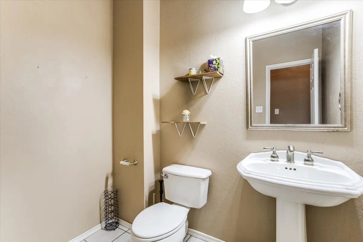 Single Family Residence For Sale in Dallas County , 1102 Waterside Court, Mesquite, Texas 75181, 4 Bedroom, 4 Bathroom, 3 Garage spaces, 3,654 Sqft, built in 2000, mls#21336204, Real Estate Agent in Mesquite, Homes For Sale in Dallas county, Homes For Sale in Mesquite, Realtor in Mesquite Texas, Real Estate Brokerage Independent Realty Texas, Luminita Cordes Realtor
