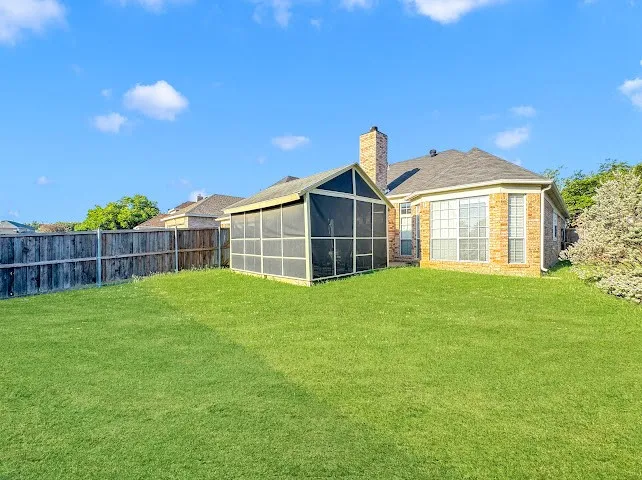 Single Family Residence For Sale in Dallas County , 220 Boulder Creek Drive, De Soto, Texas 75115, 3 Bedroom, 2 Bathroom, 2 Garage spaces, 2,285 Sqft, built in 1991, mls#21325898, Real Estate Agent in De Soto, Homes For Sale in Dallas county, Homes For Sale in De Soto, Realtor in De Soto Texas, Real Estate Brokerage Independent Realty Texas, Luminita Cordes Realtor