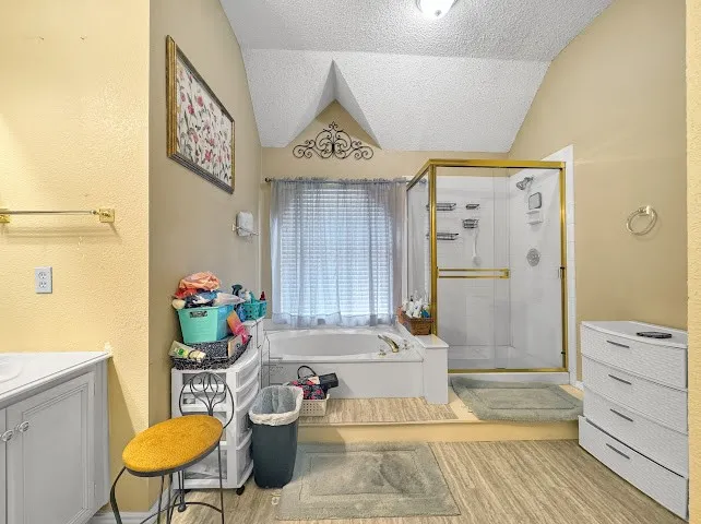 Single Family Residence For Sale in Dallas County , 220 Boulder Creek Drive, De Soto, Texas 75115, 3 Bedroom, 2 Bathroom, 2 Garage spaces, 2,285 Sqft, built in 1991, mls#21325898, Real Estate Agent in De Soto, Homes For Sale in Dallas county, Homes For Sale in De Soto, Realtor in De Soto Texas, Real Estate Brokerage Independent Realty Texas, Luminita Cordes Realtor