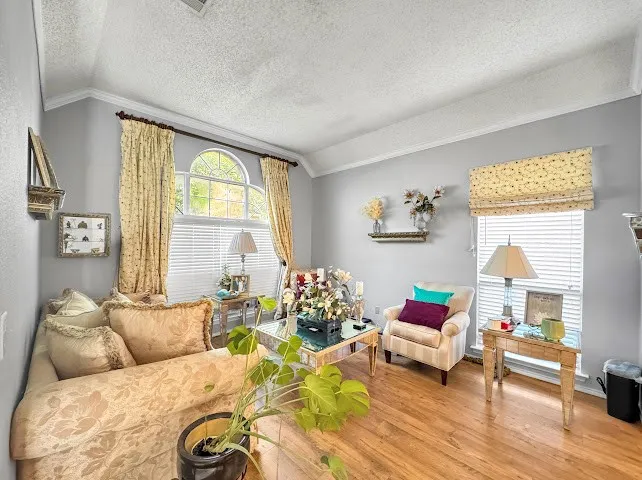 Single Family Residence For Sale in Dallas County , 220 Boulder Creek Drive, De Soto, Texas 75115, 3 Bedroom, 2 Bathroom, 2 Garage spaces, 2,285 Sqft, built in 1991, mls#21325898, Real Estate Agent in De Soto, Homes For Sale in Dallas county, Homes For Sale in De Soto, Realtor in De Soto Texas, Real Estate Brokerage Independent Realty Texas, Luminita Cordes Realtor
