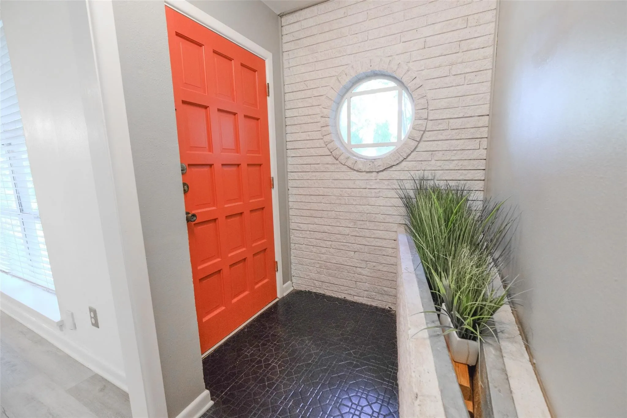 Single Family Residence For Rent in Tarrant County , 8301 Llano Avenue, Benbrook, Texas 76116, 2 Bedroom, 2 Bathroom, 3 Garage spaces, 1,800 Sqft, built in 1955, mls#21336210, Real Estate Agent in Benbrook, Homes For Rent in Tarrant county, Homes For Rent in Benbrook, Realtor in Benbrook Texas, Real Estate Brokerage Independent Realty Texas, Luminita Cordes Realtor