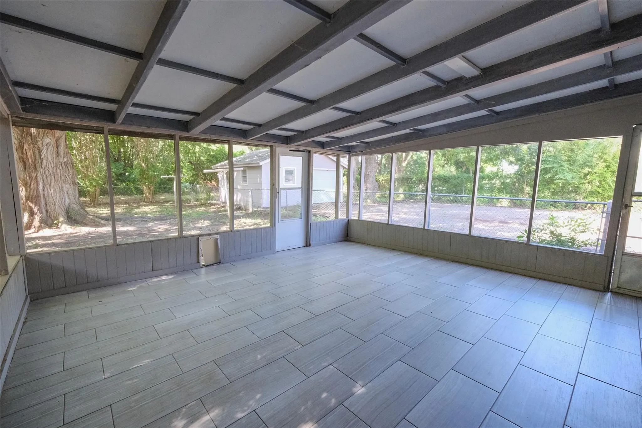 Single Family Residence For Rent in Tarrant County , 8301 Llano Avenue, Benbrook, Texas 76116, 2 Bedroom, 2 Bathroom, 3 Garage spaces, 1,800 Sqft, built in 1955, mls#21336210, Real Estate Agent in Benbrook, Homes For Rent in Tarrant county, Homes For Rent in Benbrook, Realtor in Benbrook Texas, Real Estate Brokerage Independent Realty Texas, Luminita Cordes Realtor