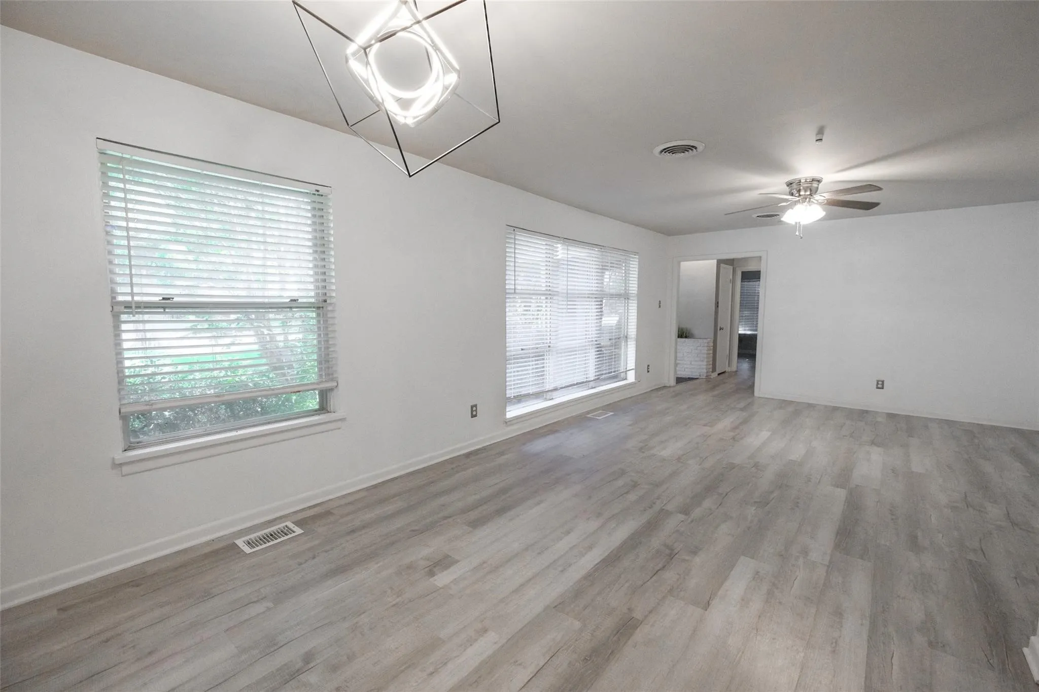 Single Family Residence For Rent in Tarrant County , 8301 Llano Avenue, Benbrook, Texas 76116, 2 Bedroom, 2 Bathroom, 3 Garage spaces, 1,800 Sqft, built in 1955, mls#21336210, Real Estate Agent in Benbrook, Homes For Rent in Tarrant county, Homes For Rent in Benbrook, Realtor in Benbrook Texas, Real Estate Brokerage Independent Realty Texas, Luminita Cordes Realtor