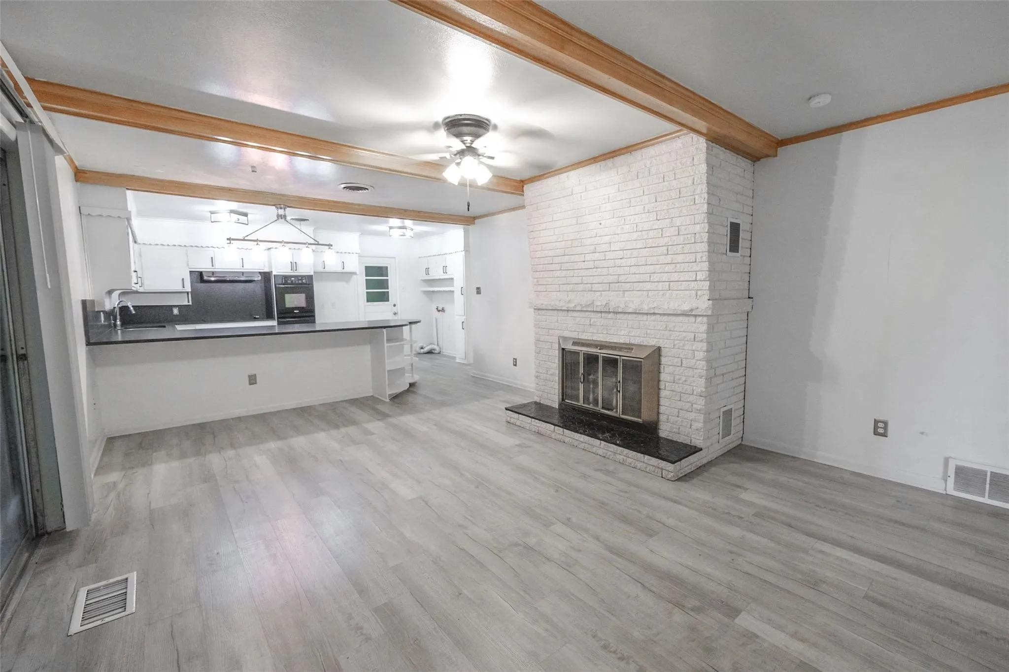 Single Family Residence For Rent in Tarrant County , 8301 Llano Avenue, Benbrook, Texas 76116, 2 Bedroom, 2 Bathroom, 3 Garage spaces, 1,800 Sqft, built in 1955, mls#21336210, Real Estate Agent in Benbrook, Homes For Rent in Tarrant county, Homes For Rent in Benbrook, Realtor in Benbrook Texas, Real Estate Brokerage Independent Realty Texas, Luminita Cordes Realtor
