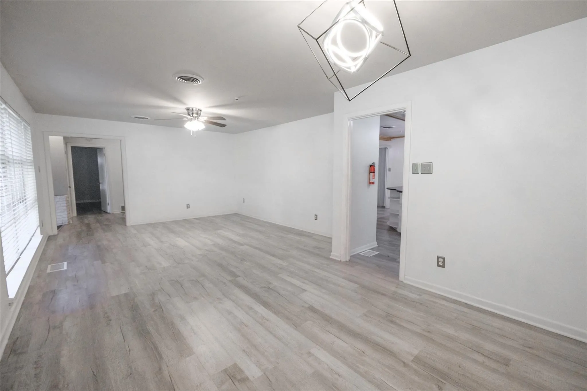 Single Family Residence For Rent in Tarrant County , 8301 Llano Avenue, Benbrook, Texas 76116, 2 Bedroom, 2 Bathroom, 3 Garage spaces, 1,800 Sqft, built in 1955, mls#21336210, Real Estate Agent in Benbrook, Homes For Rent in Tarrant county, Homes For Rent in Benbrook, Realtor in Benbrook Texas, Real Estate Brokerage Independent Realty Texas, Luminita Cordes Realtor