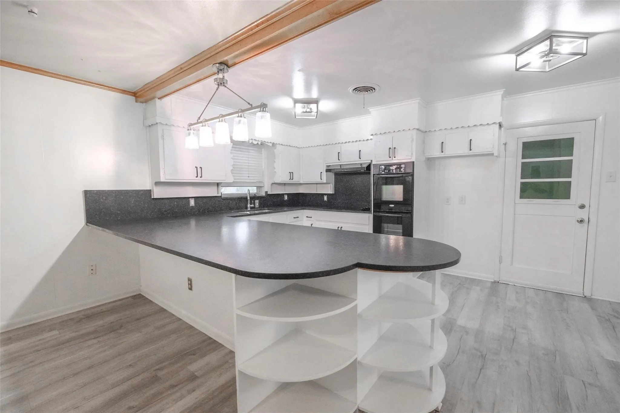 Single Family Residence For Rent in Tarrant County , 8301 Llano Avenue, Benbrook, Texas 76116, 2 Bedroom, 2 Bathroom, 3 Garage spaces, 1,800 Sqft, built in 1955, mls#21336210, Real Estate Agent in Benbrook, Homes For Rent in Tarrant county, Homes For Rent in Benbrook, Realtor in Benbrook Texas, Real Estate Brokerage Independent Realty Texas, Luminita Cordes Realtor