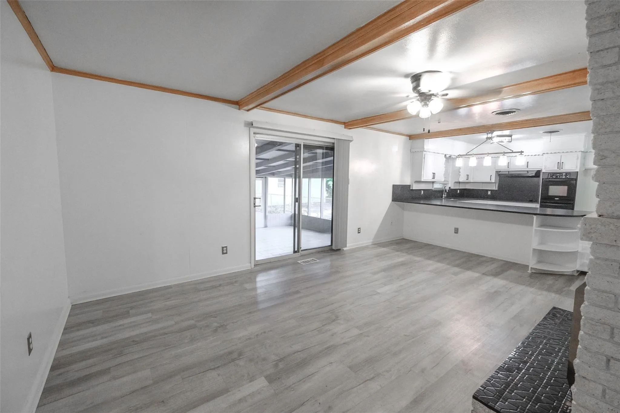 Single Family Residence For Rent in Tarrant County , 8301 Llano Avenue, Benbrook, Texas 76116, 2 Bedroom, 2 Bathroom, 3 Garage spaces, 1,800 Sqft, built in 1955, mls#21336210, Real Estate Agent in Benbrook, Homes For Rent in Tarrant county, Homes For Rent in Benbrook, Realtor in Benbrook Texas, Real Estate Brokerage Independent Realty Texas, Luminita Cordes Realtor