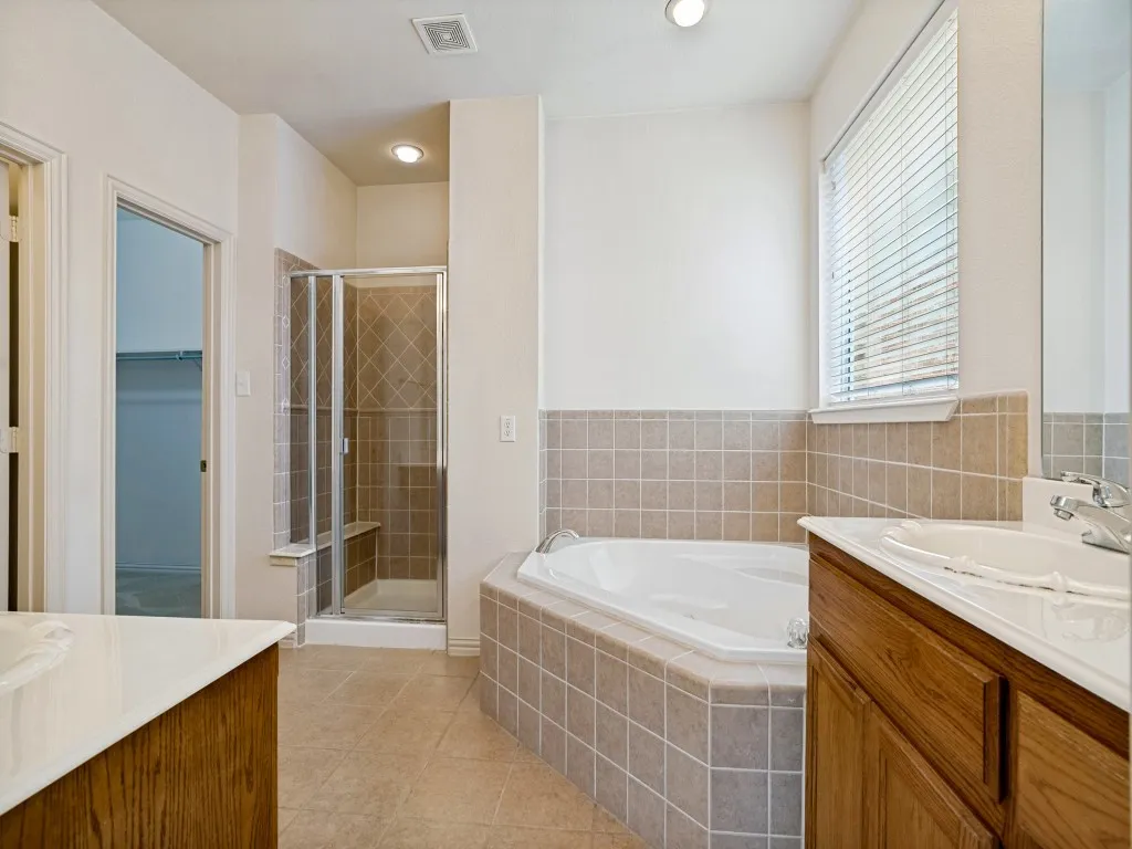 Single Family Residence For Sale in Tarrant County , 4816 Belladonna Drive, Fort Worth, Texas 76123, 5 Bedroom, 3 Bathroom, 2 Garage spaces, 3,316 Sqft, built in 2004, mls#21335549, Real Estate Agent in Fort Worth, Homes For Sale in Tarrant county, Homes For Sale in Fort Worth, Realtor in Fort Worth Texas, Real Estate Brokerage Independent Realty Texas, Luminita Cordes Realtor