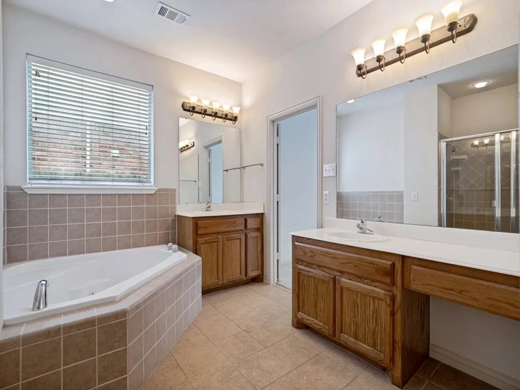 Single Family Residence For Sale in Tarrant County , 4816 Belladonna Drive, Fort Worth, Texas 76123, 5 Bedroom, 3 Bathroom, 2 Garage spaces, 3,316 Sqft, built in 2004, mls#21335549, Real Estate Agent in Fort Worth, Homes For Sale in Tarrant county, Homes For Sale in Fort Worth, Realtor in Fort Worth Texas, Real Estate Brokerage Independent Realty Texas, Luminita Cordes Realtor