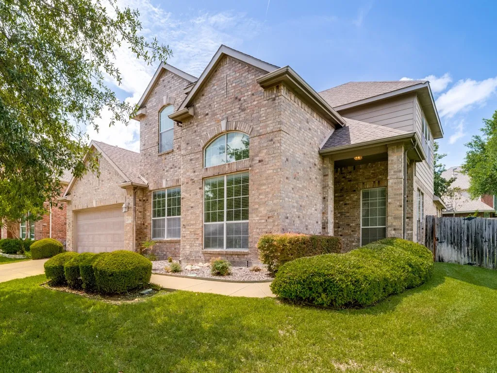 Single Family Residence For Sale in Tarrant County , 4816 Belladonna Drive, Fort Worth, Texas 76123, 5 Bedroom, 3 Bathroom, 2 Garage spaces, 3,316 Sqft, built in 2004, mls#21335549, Real Estate Agent in Fort Worth, Homes For Sale in Tarrant county, Homes For Sale in Fort Worth, Realtor in Fort Worth Texas, Real Estate Brokerage Independent Realty Texas, Luminita Cordes Realtor