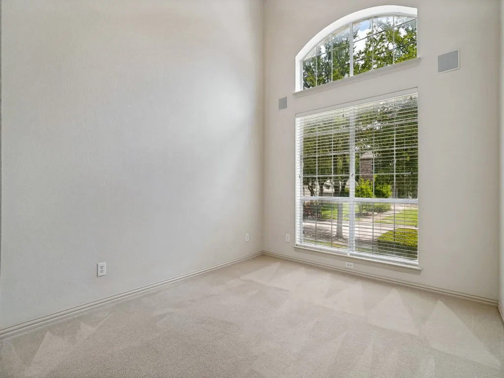 Single Family Residence For Sale in Tarrant County , 4816 Belladonna Drive, Fort Worth, Texas 76123, 5 Bedroom, 3 Bathroom, 2 Garage spaces, 3,316 Sqft, built in 2004, mls#21335549, Real Estate Agent in Fort Worth, Homes For Sale in Tarrant county, Homes For Sale in Fort Worth, Realtor in Fort Worth Texas, Real Estate Brokerage Independent Realty Texas, Luminita Cordes Realtor
