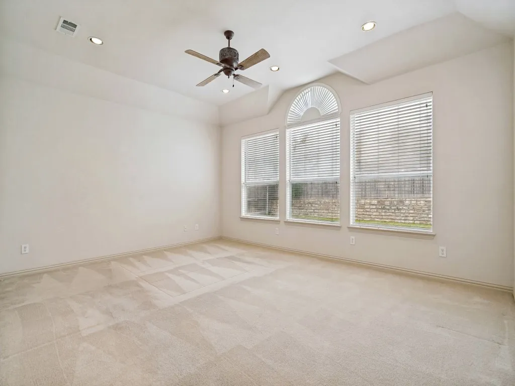 Single Family Residence For Sale in Tarrant County , 4816 Belladonna Drive, Fort Worth, Texas 76123, 5 Bedroom, 3 Bathroom, 2 Garage spaces, 3,316 Sqft, built in 2004, mls#21335549, Real Estate Agent in Fort Worth, Homes For Sale in Tarrant county, Homes For Sale in Fort Worth, Realtor in Fort Worth Texas, Real Estate Brokerage Independent Realty Texas, Luminita Cordes Realtor