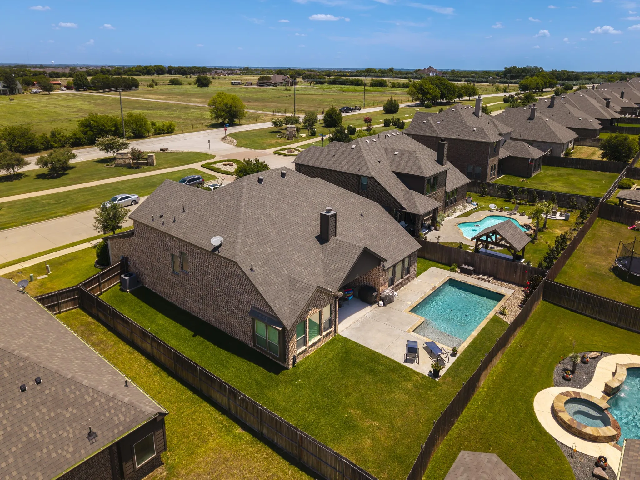 Single Family Residence For Sale in Ellis County , 606 Lonesome Dove Drive, Midlothian, Texas 76065, 4 Bedroom, 3 Bathroom, 2 Garage spaces, 2,873 Sqft, built in 2018, mls#21336143, Real Estate Agent in Midlothian, Homes For Sale in Ellis county, Homes For Sale in Midlothian, Realtor in Midlothian Texas, Real Estate Brokerage Independent Realty Texas, Luminita Cordes Realtor