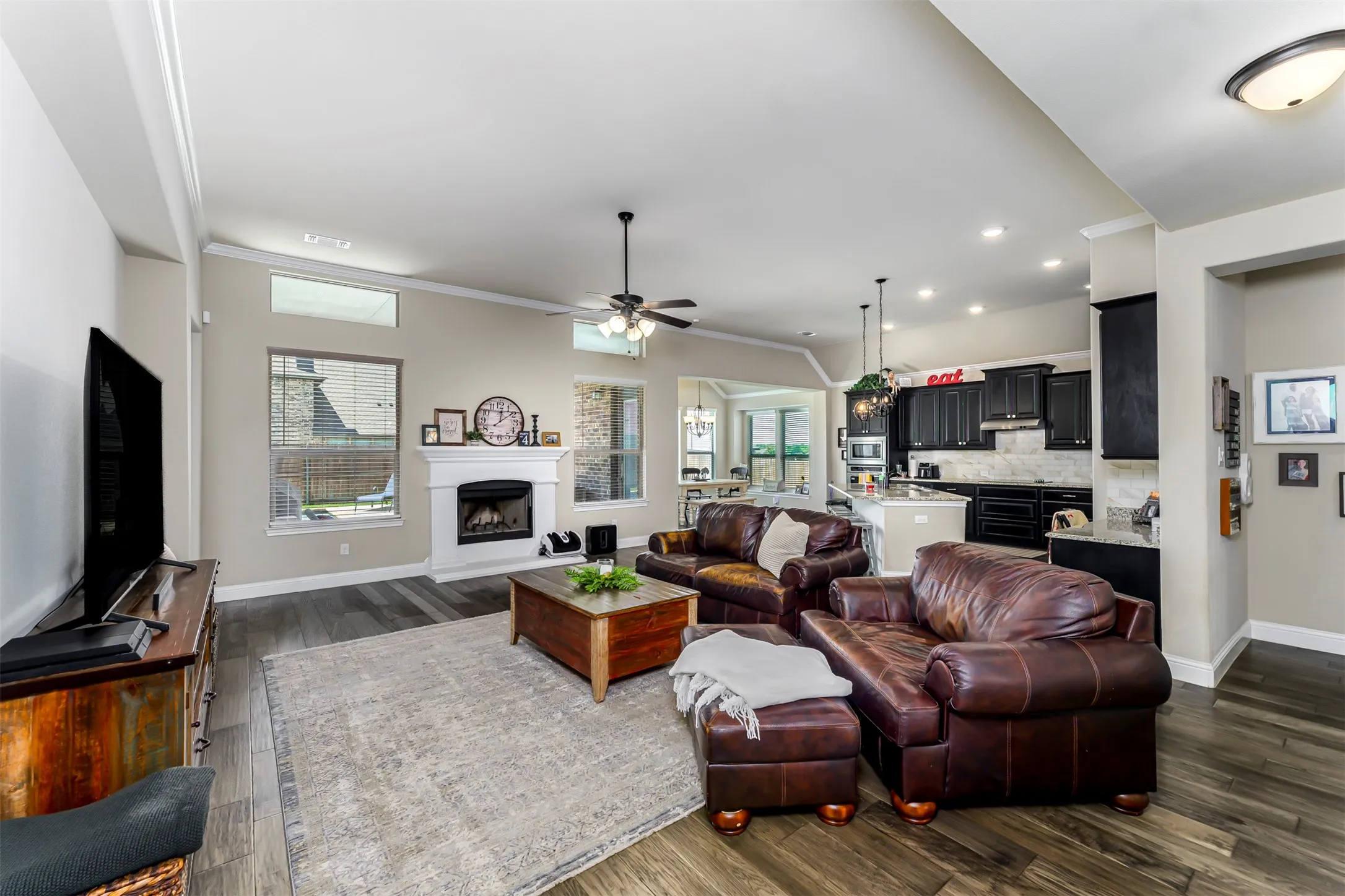 Single Family Residence For Sale in Ellis County , 606 Lonesome Dove Drive, Midlothian, Texas 76065, 4 Bedroom, 3 Bathroom, 2 Garage spaces, 2,873 Sqft, built in 2018, mls#21336143, Real Estate Agent in Midlothian, Homes For Sale in Ellis county, Homes For Sale in Midlothian, Realtor in Midlothian Texas, Real Estate Brokerage Independent Realty Texas, Luminita Cordes Realtor