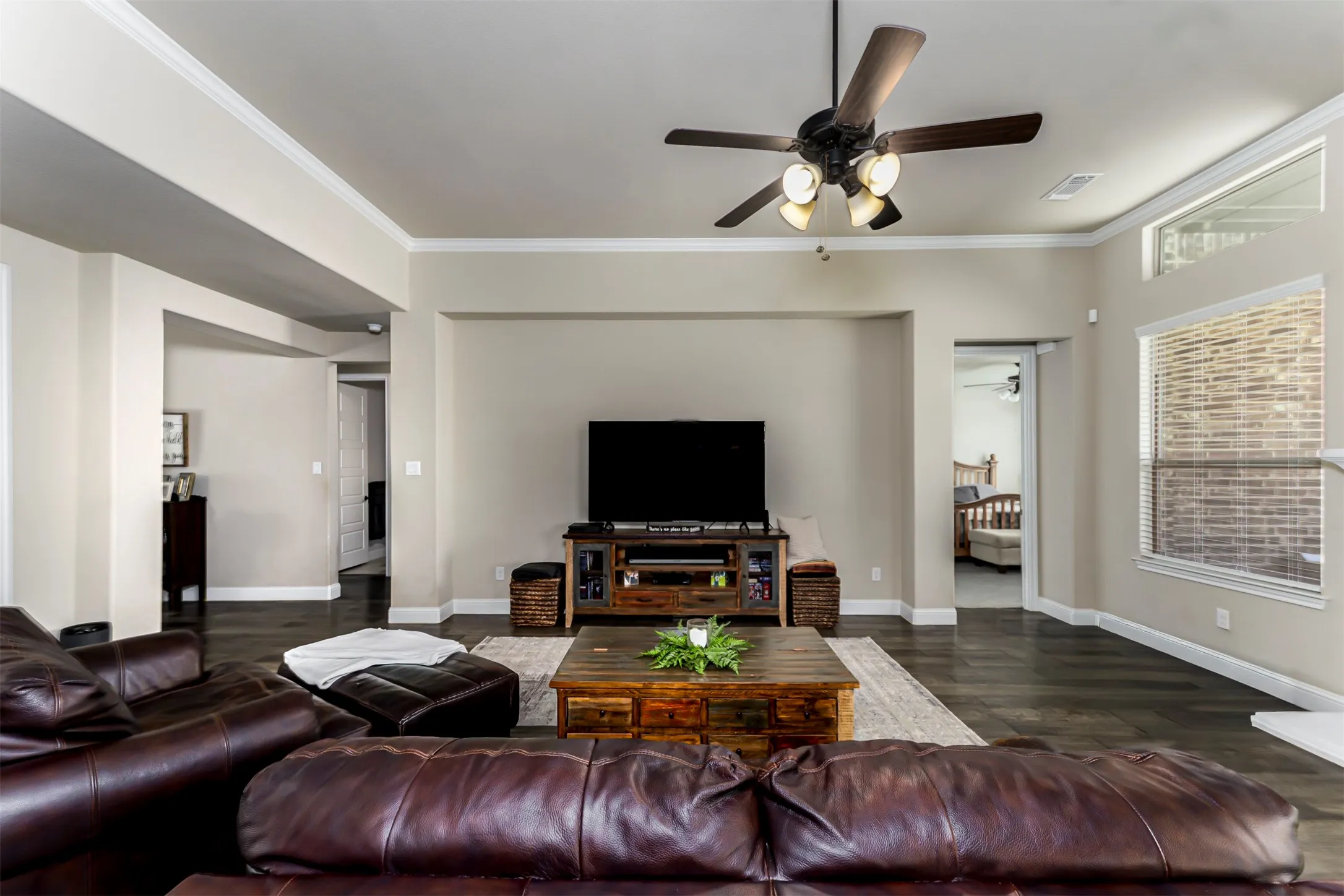 Single Family Residence For Sale in Ellis County , 606 Lonesome Dove Drive, Midlothian, Texas 76065, 4 Bedroom, 3 Bathroom, 2 Garage spaces, 2,873 Sqft, built in 2018, mls#21336143, Real Estate Agent in Midlothian, Homes For Sale in Ellis county, Homes For Sale in Midlothian, Realtor in Midlothian Texas, Real Estate Brokerage Independent Realty Texas, Luminita Cordes Realtor