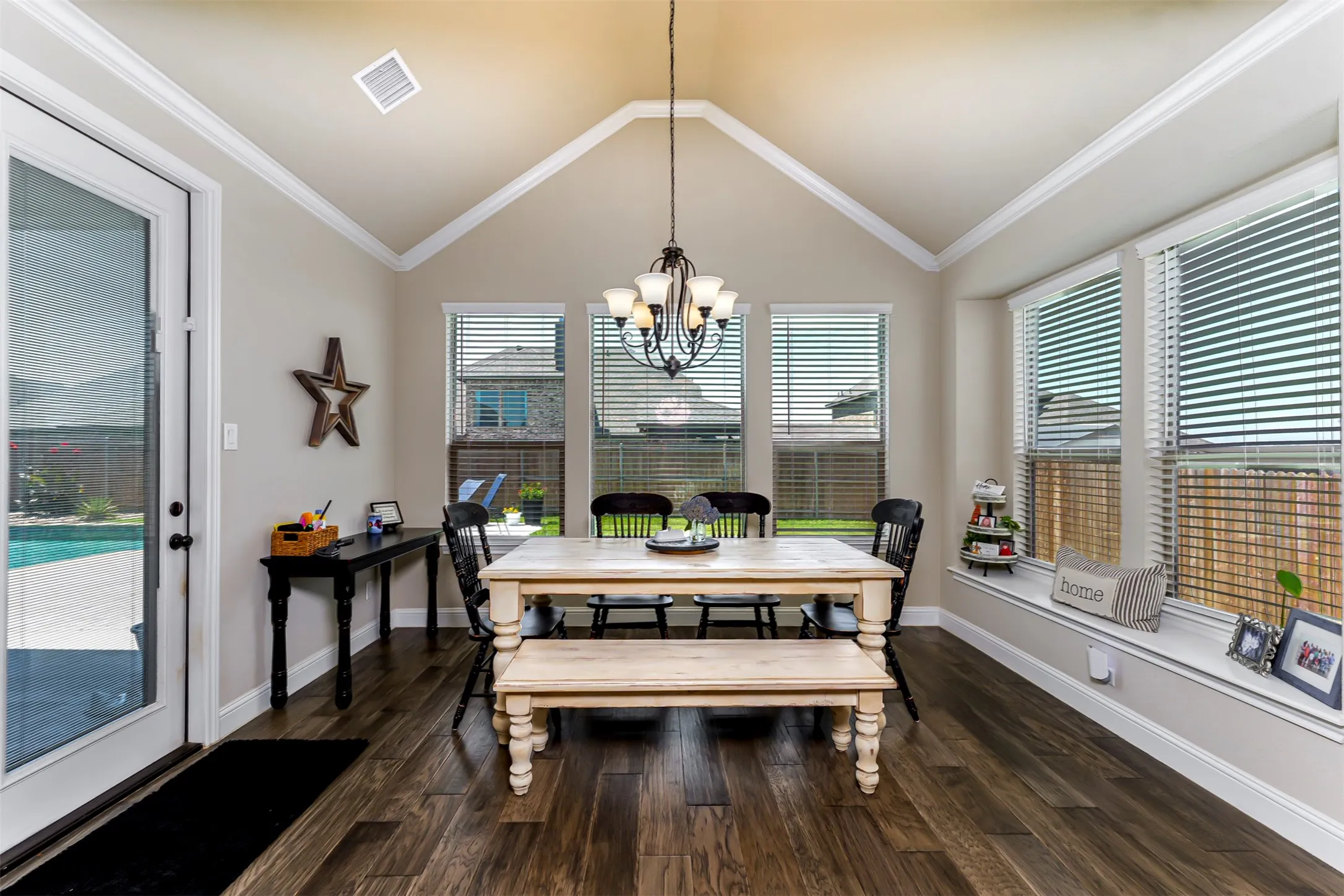 Single Family Residence For Sale in Ellis County , 606 Lonesome Dove Drive, Midlothian, Texas 76065, 4 Bedroom, 3 Bathroom, 2 Garage spaces, 2,873 Sqft, built in 2018, mls#21336143, Real Estate Agent in Midlothian, Homes For Sale in Ellis county, Homes For Sale in Midlothian, Realtor in Midlothian Texas, Real Estate Brokerage Independent Realty Texas, Luminita Cordes Realtor