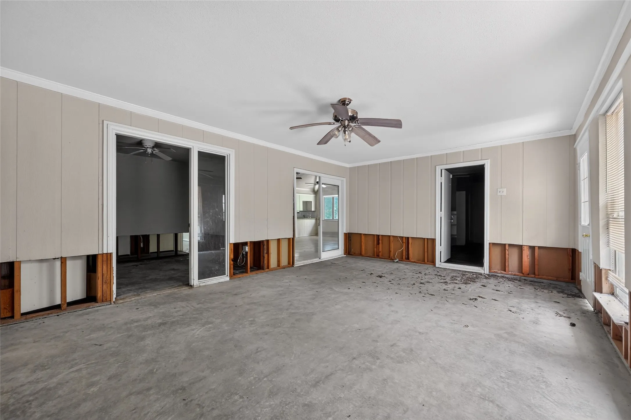 Single Family Residence For Sale in Dallas County , 600 Terrace Drive, De Soto, Texas 75115, 4 Bedroom, 4 Bathroom, 2 Garage spaces, 2,521 Sqft, built in 1974, mls#21335996, Real Estate Agent in De Soto, Homes For Sale in Dallas county, Homes For Sale in De Soto, Realtor in De Soto Texas, Real Estate Brokerage Independent Realty Texas, Luminita Cordes Realtor
