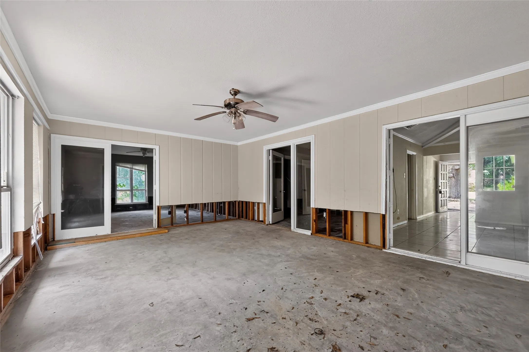 Single Family Residence For Sale in Dallas County , 600 Terrace Drive, De Soto, Texas 75115, 4 Bedroom, 4 Bathroom, 2 Garage spaces, 2,521 Sqft, built in 1974, mls#21335996, Real Estate Agent in De Soto, Homes For Sale in Dallas county, Homes For Sale in De Soto, Realtor in De Soto Texas, Real Estate Brokerage Independent Realty Texas, Luminita Cordes Realtor