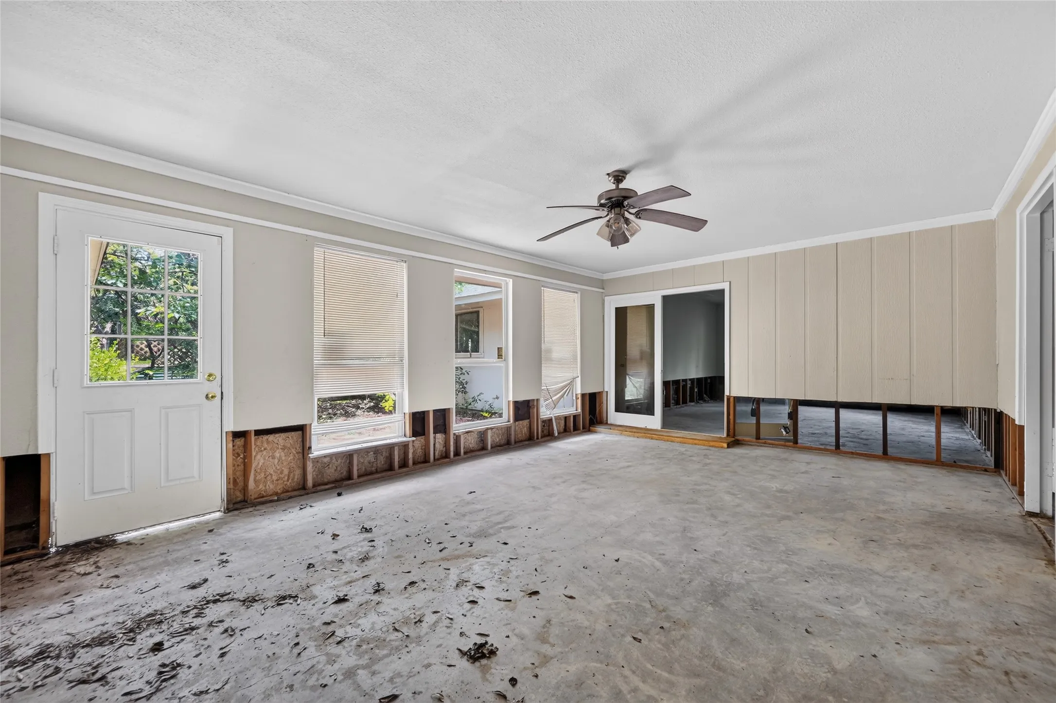 Single Family Residence For Sale in Dallas County , 600 Terrace Drive, De Soto, Texas 75115, 4 Bedroom, 4 Bathroom, 2 Garage spaces, 2,521 Sqft, built in 1974, mls#21335996, Real Estate Agent in De Soto, Homes For Sale in Dallas county, Homes For Sale in De Soto, Realtor in De Soto Texas, Real Estate Brokerage Independent Realty Texas, Luminita Cordes Realtor