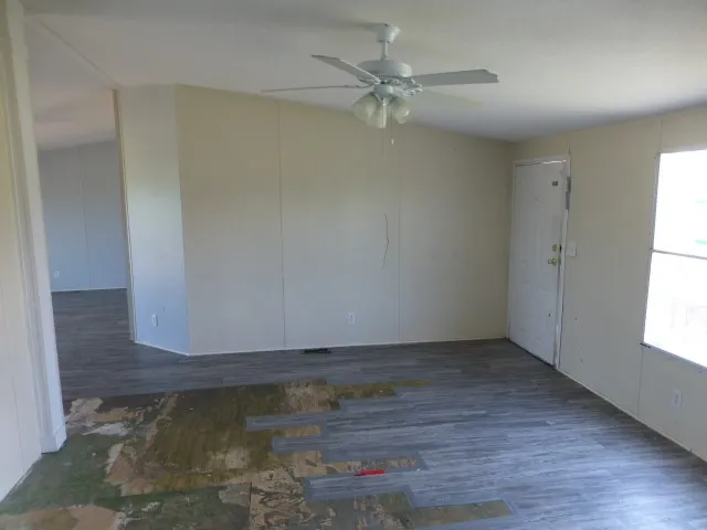 Mobile Home For Sale in Johnson County , 5712 Kentucky Street, Joshua, Texas 76058, 4 Bedroom, 2 Bathroom, Garage spaces, 1,960 Sqft, built in 2005, mls#21336244, Real Estate Agent in Joshua, Homes For Sale in Johnson county, Homes For Sale in Joshua, Realtor in Joshua Texas, Real Estate Brokerage Independent Realty Texas, Luminita Cordes Realtor