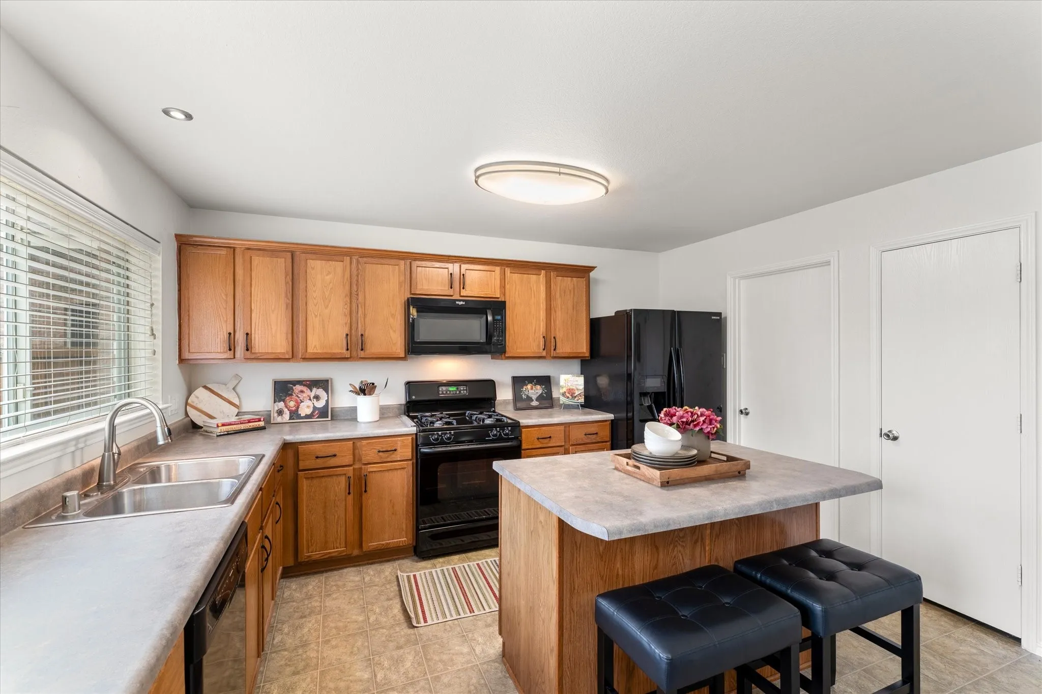 Single Family Residence For Sale in Collin County , 2025 Highland Drive, Wylie, Texas 75098, 4 Bedroom, 3 Bathroom, 2 Garage spaces, 2,736 Sqft, built in 2006, mls#21313469, Real Estate Agent in Wylie, Homes For Sale in Collin county, Homes For Sale in Wylie, Realtor in Wylie Texas, Real Estate Brokerage Independent Realty Texas, Luminita Cordes Realtor