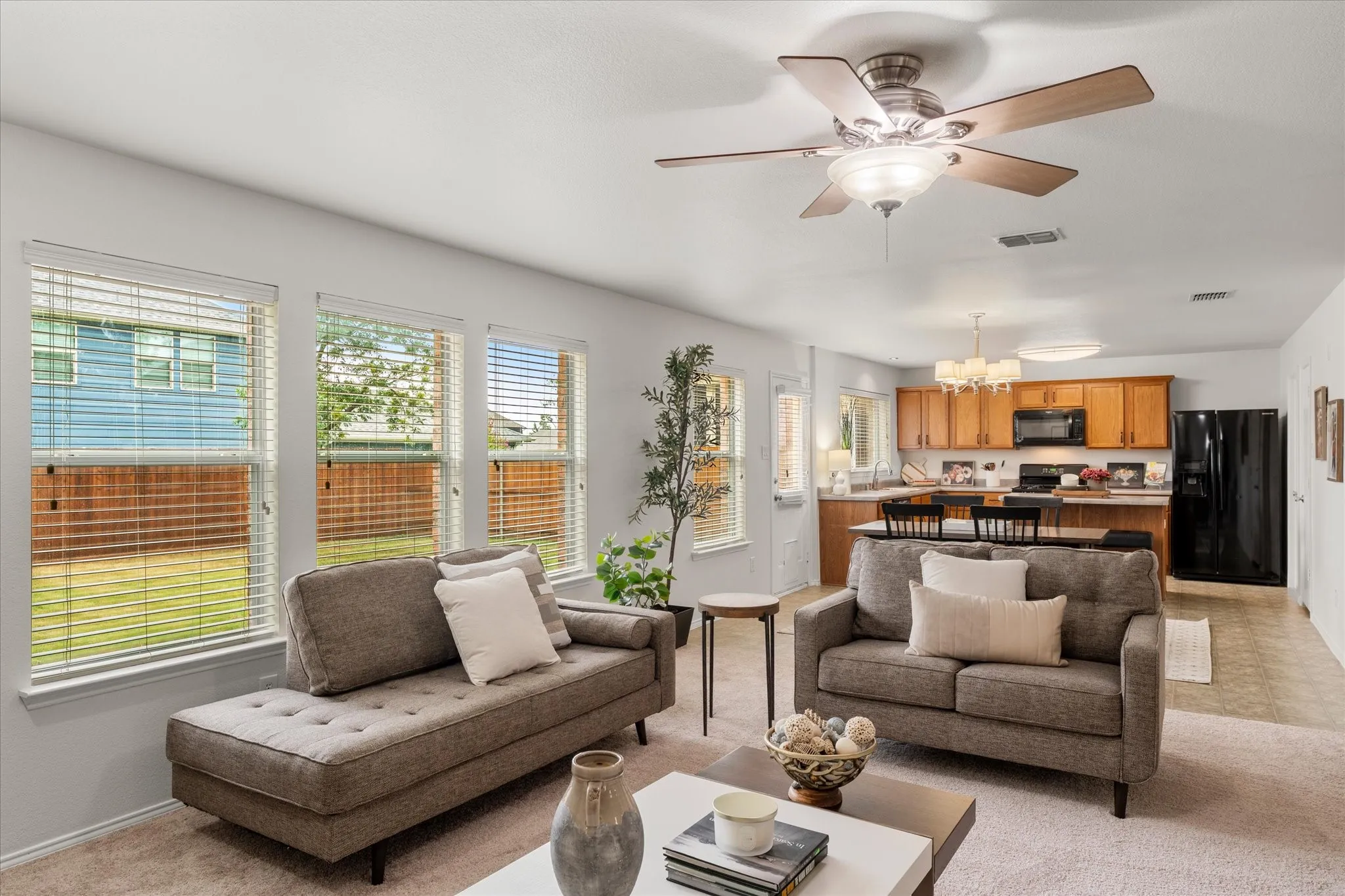 Single Family Residence For Sale in Collin County , 2025 Highland Drive, Wylie, Texas 75098, 4 Bedroom, 3 Bathroom, 2 Garage spaces, 2,736 Sqft, built in 2006, mls#21313469, Real Estate Agent in Wylie, Homes For Sale in Collin county, Homes For Sale in Wylie, Realtor in Wylie Texas, Real Estate Brokerage Independent Realty Texas, Luminita Cordes Realtor