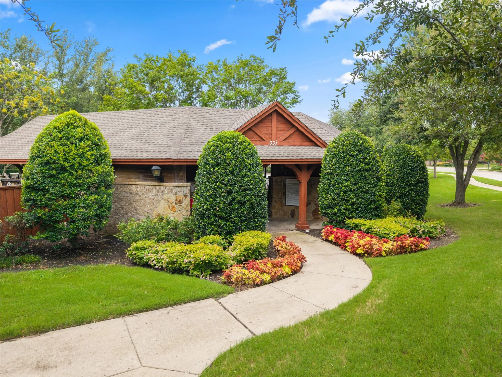 Single Family Residence For Sale in Collin County , 2025 Highland Drive, Wylie, Texas 75098, 4 Bedroom, 3 Bathroom, 2 Garage spaces, 2,736 Sqft, built in 2006, mls#21313469, Real Estate Agent in Wylie, Homes For Sale in Collin county, Homes For Sale in Wylie, Realtor in Wylie Texas, Real Estate Brokerage Independent Realty Texas, Luminita Cordes Realtor