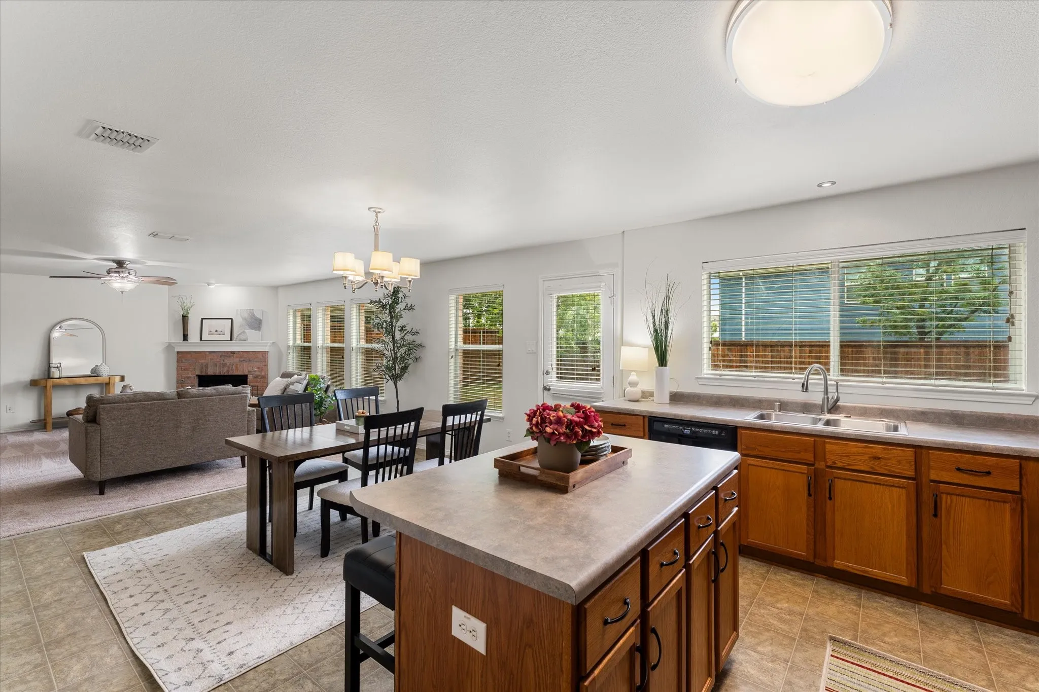 Single Family Residence For Sale in Collin County , 2025 Highland Drive, Wylie, Texas 75098, 4 Bedroom, 3 Bathroom, 2 Garage spaces, 2,736 Sqft, built in 2006, mls#21313469, Real Estate Agent in Wylie, Homes For Sale in Collin county, Homes For Sale in Wylie, Realtor in Wylie Texas, Real Estate Brokerage Independent Realty Texas, Luminita Cordes Realtor