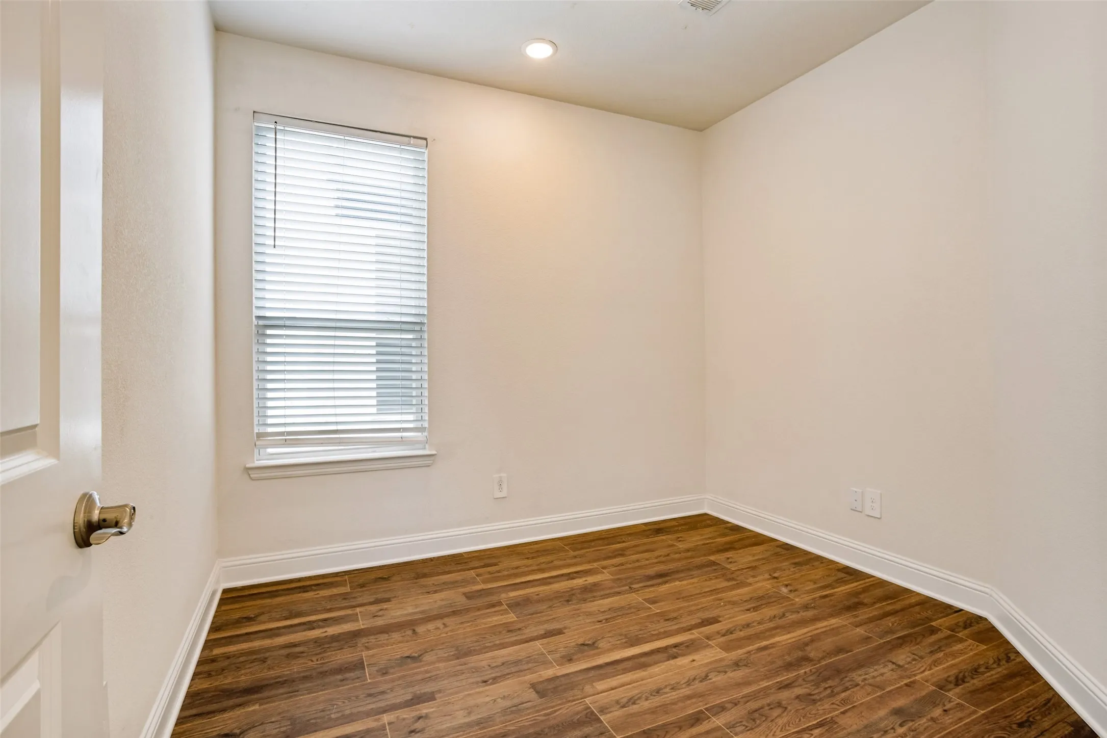 Single Family Residence For Sale in Collin County , 10950 Downy Cup Drive, Frisco, Texas 75035, 4 Bedroom, 3 Bathroom, 2 Garage spaces, 2,172 Sqft, built in 2022, mls#21336261, Real Estate Agent in Frisco, Homes For Sale in Collin county, Homes For Sale in Frisco, Realtor in Frisco Texas, Real Estate Brokerage Independent Realty Texas, Luminita Cordes Realtor