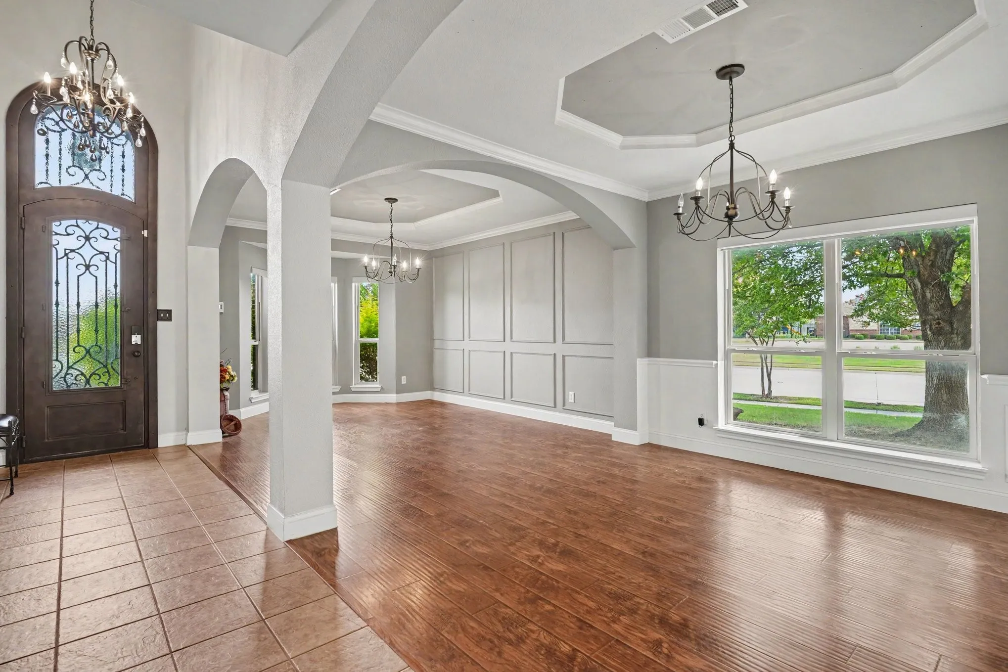 Single Family Residence For Sale in Tarrant County , 5520 Champlain Drive, Fort Worth, Texas 76137, 5 Bedroom, 3 Bathroom, 2 Garage spaces, 3,821 Sqft, built in 2003, mls#21335634, Real Estate Agent in Fort Worth, Homes For Sale in Tarrant county, Homes For Sale in Fort Worth, Realtor in Fort Worth Texas, Real Estate Brokerage Independent Realty Texas, Luminita Cordes Realtor