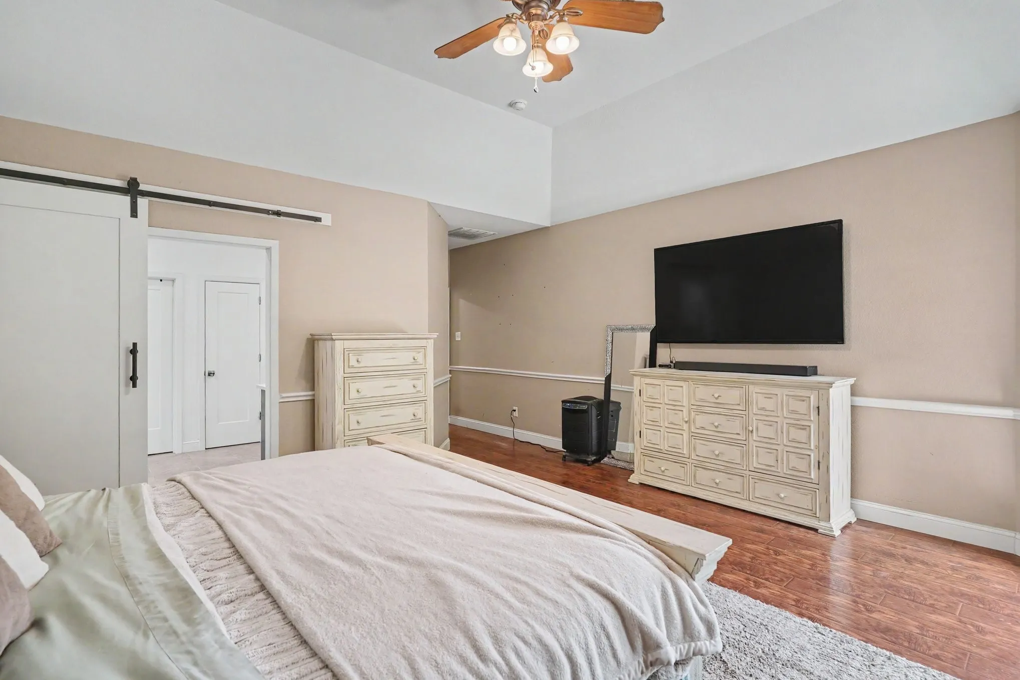 Single Family Residence For Sale in Tarrant County , 5520 Champlain Drive, Fort Worth, Texas 76137, 5 Bedroom, 3 Bathroom, 2 Garage spaces, 3,821 Sqft, built in 2003, mls#21335634, Real Estate Agent in Fort Worth, Homes For Sale in Tarrant county, Homes For Sale in Fort Worth, Realtor in Fort Worth Texas, Real Estate Brokerage Independent Realty Texas, Luminita Cordes Realtor