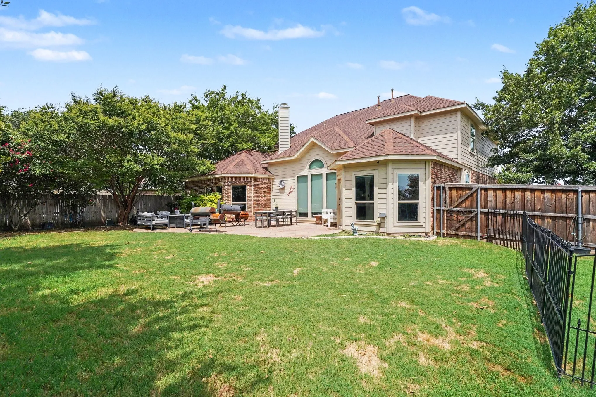 Single Family Residence For Sale in Tarrant County , 5520 Champlain Drive, Fort Worth, Texas 76137, 5 Bedroom, 3 Bathroom, 2 Garage spaces, 3,821 Sqft, built in 2003, mls#21335634, Real Estate Agent in Fort Worth, Homes For Sale in Tarrant county, Homes For Sale in Fort Worth, Realtor in Fort Worth Texas, Real Estate Brokerage Independent Realty Texas, Luminita Cordes Realtor
