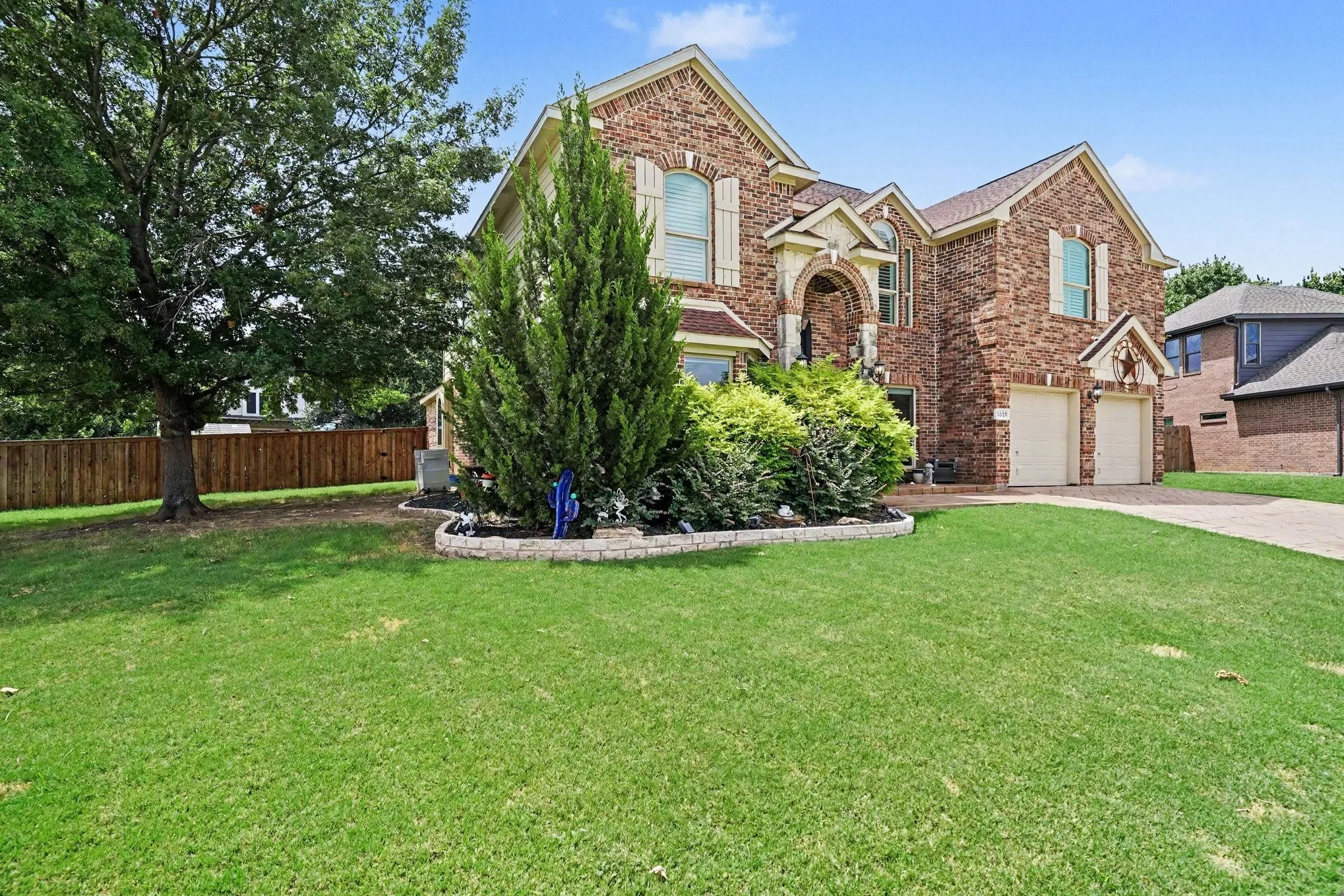 Single Family Residence For Sale in Tarrant County , 5520 Champlain Drive, Fort Worth, Texas 76137, 5 Bedroom, 3 Bathroom, 2 Garage spaces, 3,821 Sqft, built in 2003, mls#21335634, Real Estate Agent in Fort Worth, Homes For Sale in Tarrant county, Homes For Sale in Fort Worth, Realtor in Fort Worth Texas, Real Estate Brokerage Independent Realty Texas, Luminita Cordes Realtor