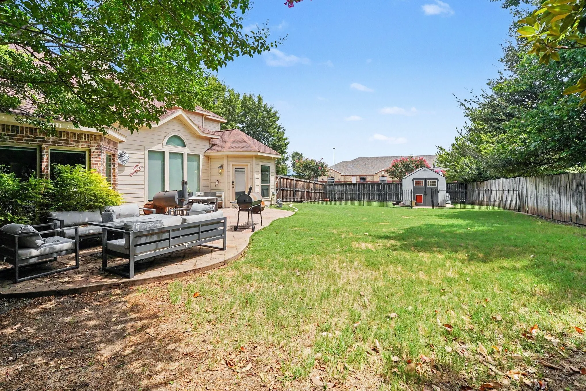 Single Family Residence For Sale in Tarrant County , 5520 Champlain Drive, Fort Worth, Texas 76137, 5 Bedroom, 3 Bathroom, 2 Garage spaces, 3,821 Sqft, built in 2003, mls#21335634, Real Estate Agent in Fort Worth, Homes For Sale in Tarrant county, Homes For Sale in Fort Worth, Realtor in Fort Worth Texas, Real Estate Brokerage Independent Realty Texas, Luminita Cordes Realtor