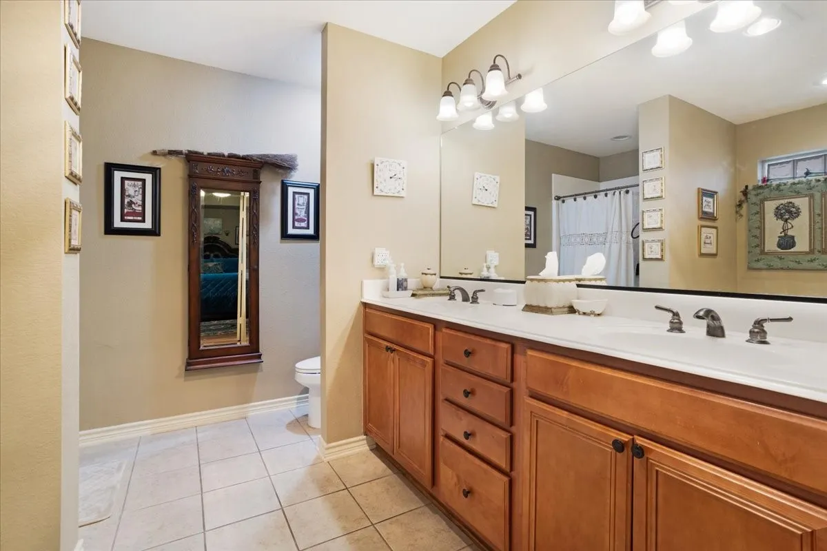 Single Family Residence For Sale in Grayson County , 2700 Rex Cruse Drive, Sherman, Texas 75092, 3 Bedroom, 2 Bathroom, 2 Garage spaces, 1,622 Sqft, built in 2008, mls#21336266, Real Estate Agent in Sherman, Homes For Sale in Grayson county, Homes For Sale in Sherman, Realtor in Sherman Texas, Real Estate Brokerage Independent Realty Texas, Luminita Cordes Realtor