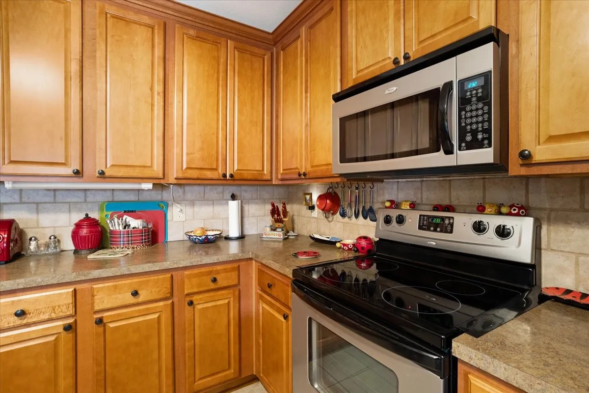 Single Family Residence For Sale in Grayson County , 2700 Rex Cruse Drive, Sherman, Texas 75092, 3 Bedroom, 2 Bathroom, 2 Garage spaces, 1,622 Sqft, built in 2008, mls#21336266, Real Estate Agent in Sherman, Homes For Sale in Grayson county, Homes For Sale in Sherman, Realtor in Sherman Texas, Real Estate Brokerage Independent Realty Texas, Luminita Cordes Realtor