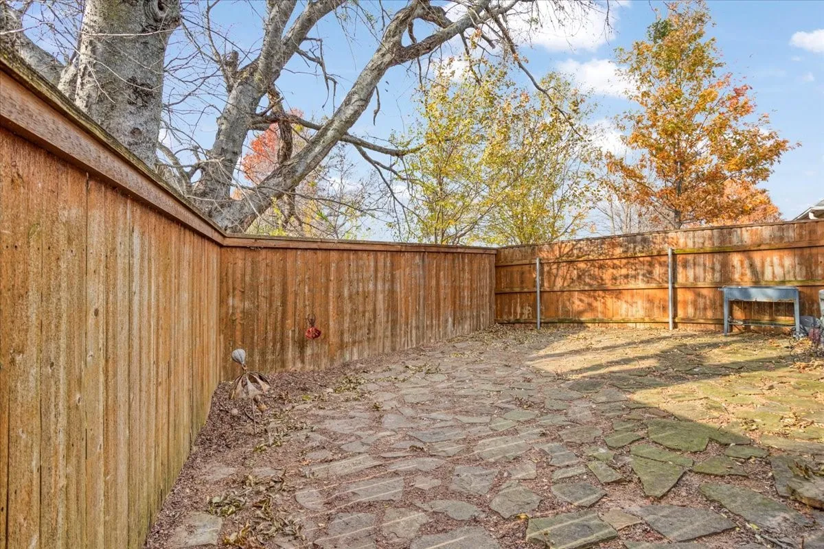 Single Family Residence For Sale in Grayson County , 2700 Rex Cruse Drive, Sherman, Texas 75092, 3 Bedroom, 2 Bathroom, 2 Garage spaces, 1,622 Sqft, built in 2008, mls#21336266, Real Estate Agent in Sherman, Homes For Sale in Grayson county, Homes For Sale in Sherman, Realtor in Sherman Texas, Real Estate Brokerage Independent Realty Texas, Luminita Cordes Realtor