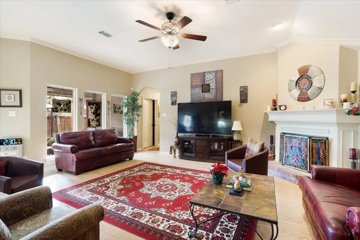 Single Family Residence For Sale in Grayson County , 2700 Rex Cruse Drive, Sherman, Texas 75092, 3 Bedroom, 2 Bathroom, 2 Garage spaces, 1,622 Sqft, built in 2008, mls#21336266, Real Estate Agent in Sherman, Homes For Sale in Grayson county, Homes For Sale in Sherman, Realtor in Sherman Texas, Real Estate Brokerage Independent Realty Texas, Luminita Cordes Realtor