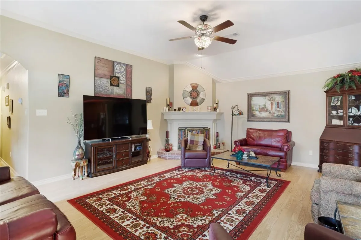 Single Family Residence For Sale in Grayson County , 2700 Rex Cruse Drive, Sherman, Texas 75092, 3 Bedroom, 2 Bathroom, 2 Garage spaces, 1,622 Sqft, built in 2008, mls#21336266, Real Estate Agent in Sherman, Homes For Sale in Grayson county, Homes For Sale in Sherman, Realtor in Sherman Texas, Real Estate Brokerage Independent Realty Texas, Luminita Cordes Realtor