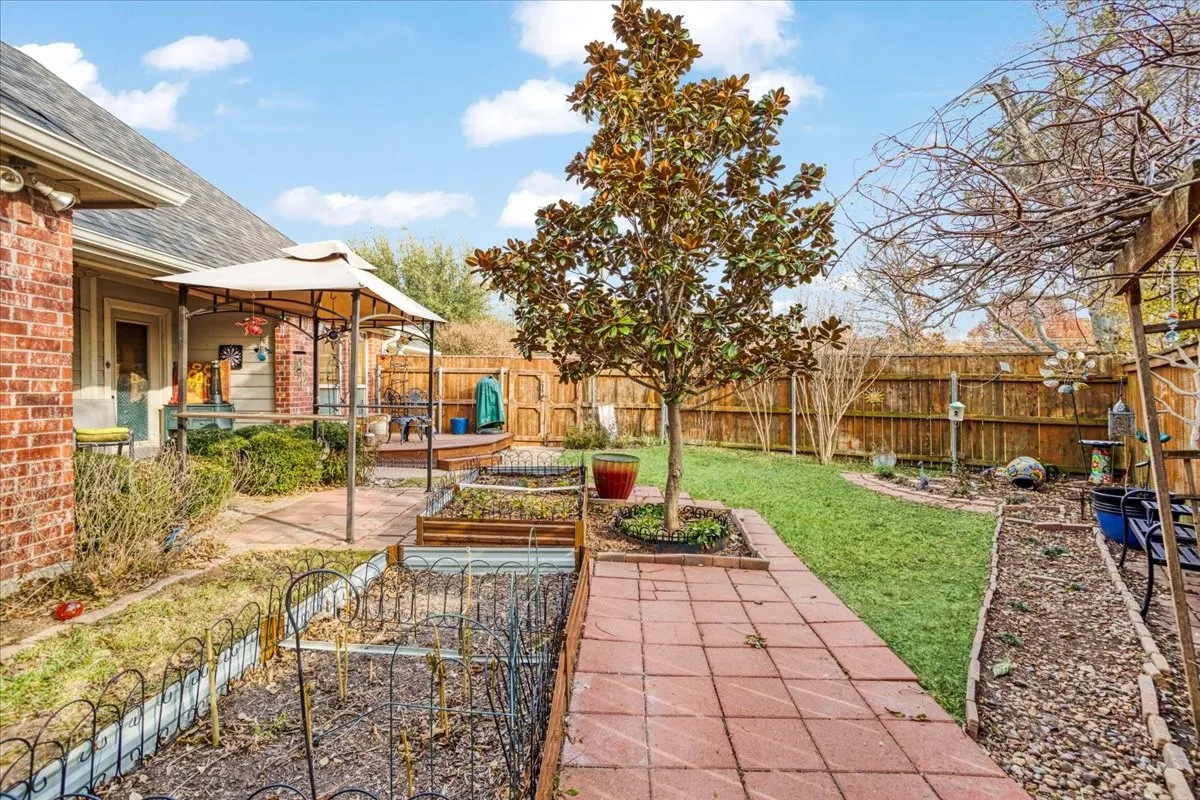 Single Family Residence For Sale in Grayson County , 2700 Rex Cruse Drive, Sherman, Texas 75092, 3 Bedroom, 2 Bathroom, 2 Garage spaces, 1,622 Sqft, built in 2008, mls#21336266, Real Estate Agent in Sherman, Homes For Sale in Grayson county, Homes For Sale in Sherman, Realtor in Sherman Texas, Real Estate Brokerage Independent Realty Texas, Luminita Cordes Realtor