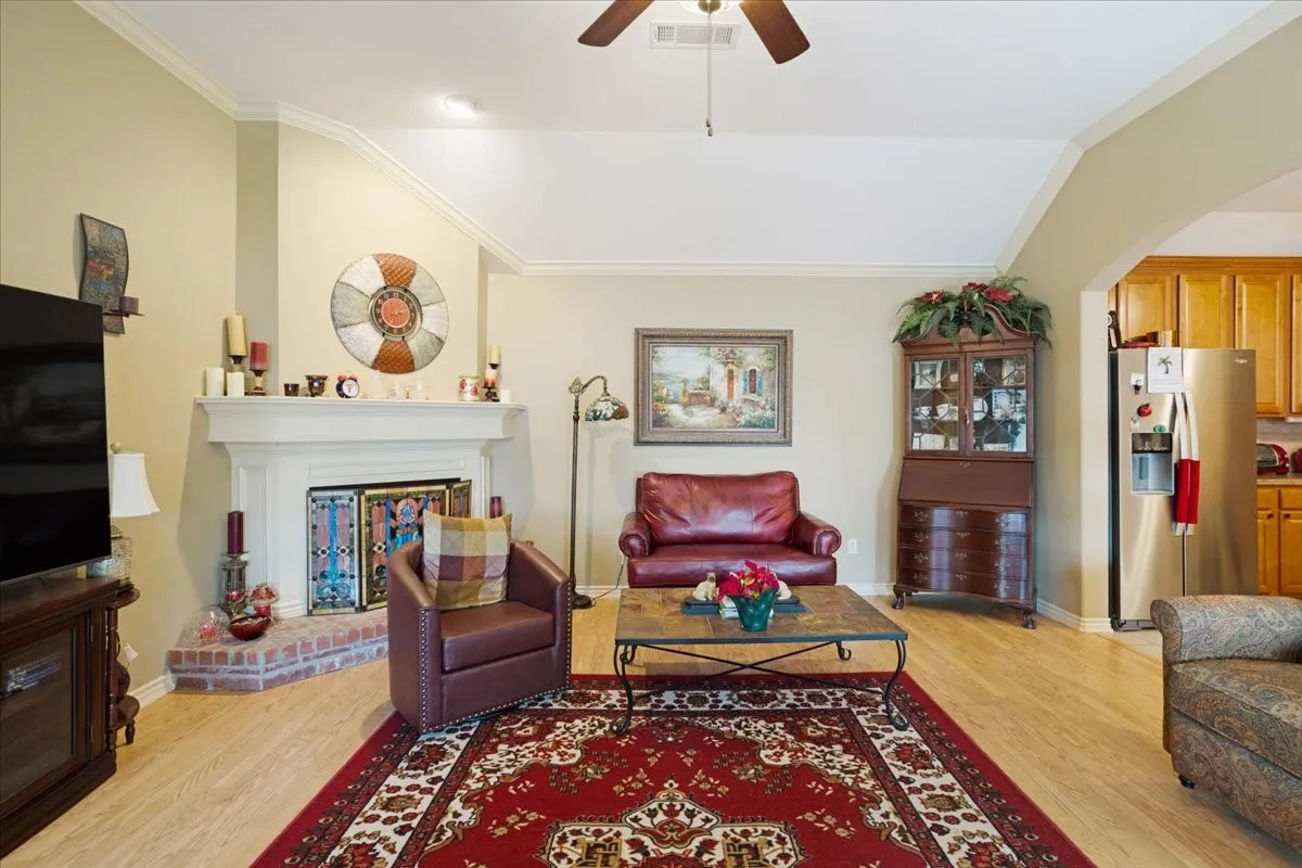 Single Family Residence For Sale in Grayson County , 2700 Rex Cruse Drive, Sherman, Texas 75092, 3 Bedroom, 2 Bathroom, 2 Garage spaces, 1,622 Sqft, built in 2008, mls#21336266, Real Estate Agent in Sherman, Homes For Sale in Grayson county, Homes For Sale in Sherman, Realtor in Sherman Texas, Real Estate Brokerage Independent Realty Texas, Luminita Cordes Realtor