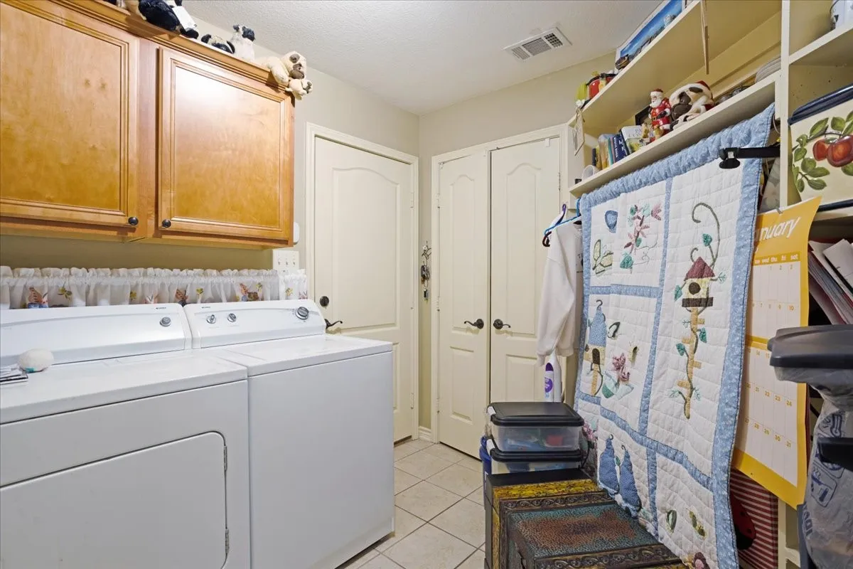 Single Family Residence For Sale in Grayson County , 2700 Rex Cruse Drive, Sherman, Texas 75092, 3 Bedroom, 2 Bathroom, 2 Garage spaces, 1,622 Sqft, built in 2008, mls#21336266, Real Estate Agent in Sherman, Homes For Sale in Grayson county, Homes For Sale in Sherman, Realtor in Sherman Texas, Real Estate Brokerage Independent Realty Texas, Luminita Cordes Realtor